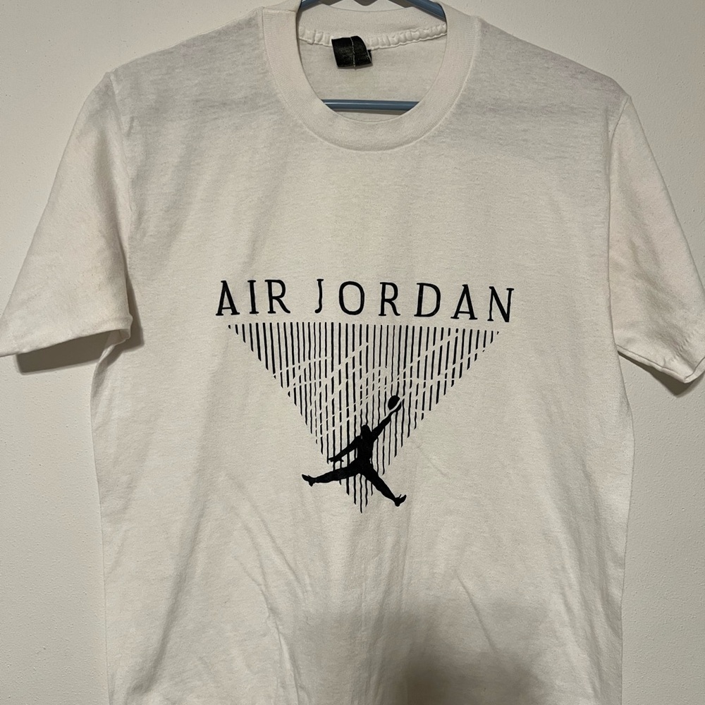 Vintage 80s/90s Air Jordan Center Star Basketball White T-Shirt Size Large